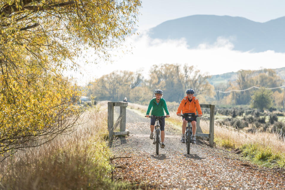Otago Central Rail Trail Autumn cycling credit OCRT Tim Hawkins